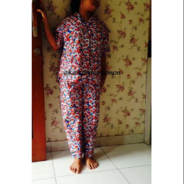 Baju tidur tangan pendek dan celana panjang
Size : XXL