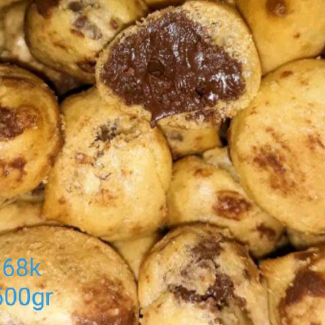 

Soes mini isi cokelat