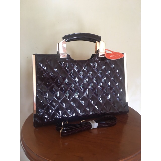 New Tas Emsio by Elizabeth