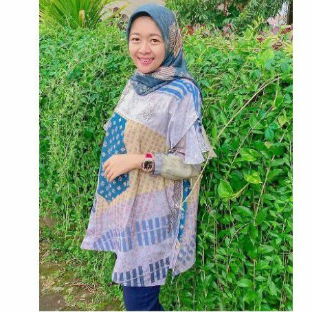 Kedis Top Ria miranda Dayu