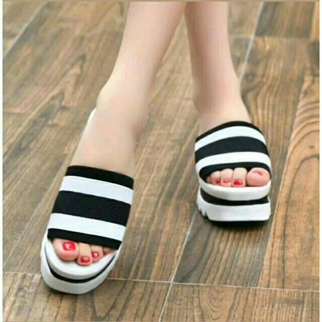 

Strip White