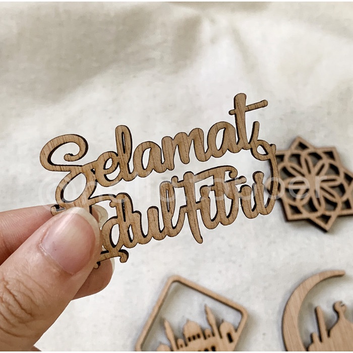 

Idul Fitri Hampers Tag 5cm / Acrylic Tag / Hiasan Idul Fitri Kayu Elegan