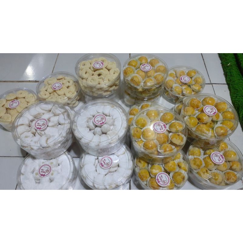 

Aneka kue kering