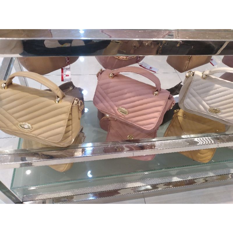 Elizabeth Tas Selempang Wanita