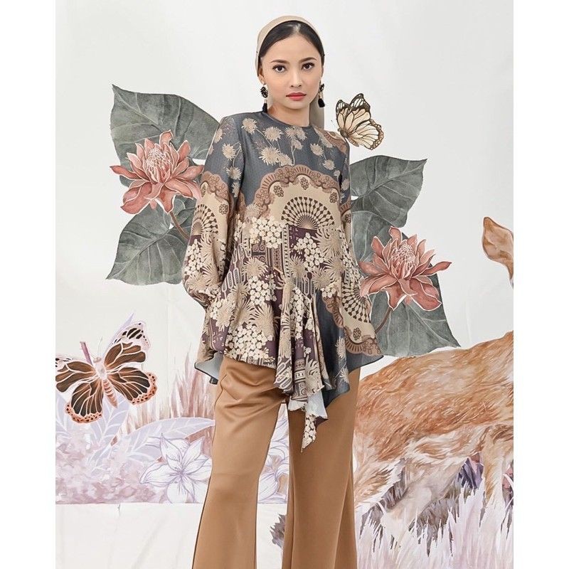 KYRA BLOUSE WEARING KLAMBY M