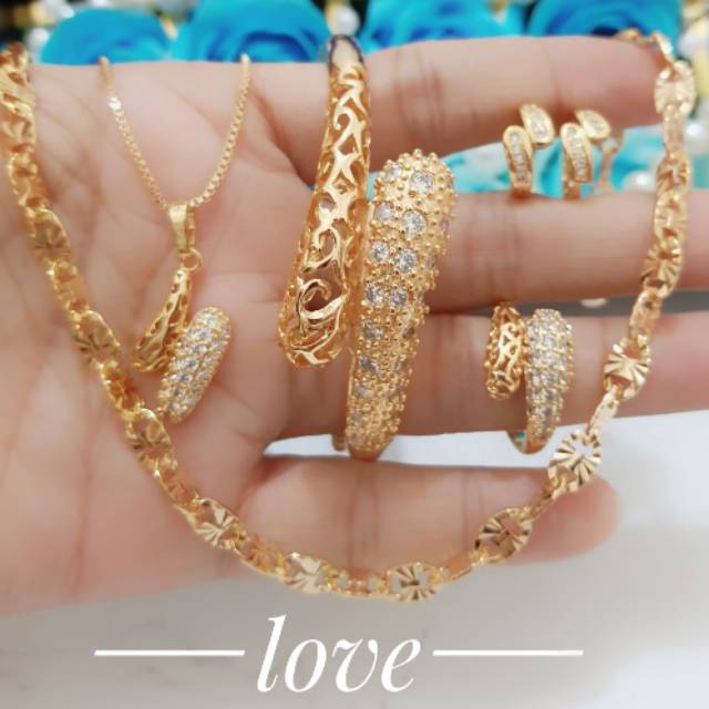 Xuping set cobra lapis emas