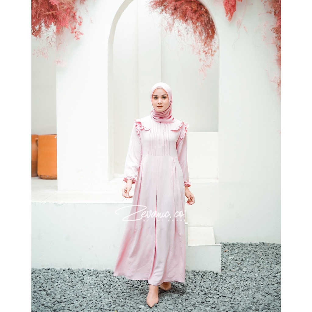 Tavisha Maxi Dress Material Crinkle Dengan Aksen Lipit Di Bagian Dada / Ruffle | Zevanic.co-Rose Pink