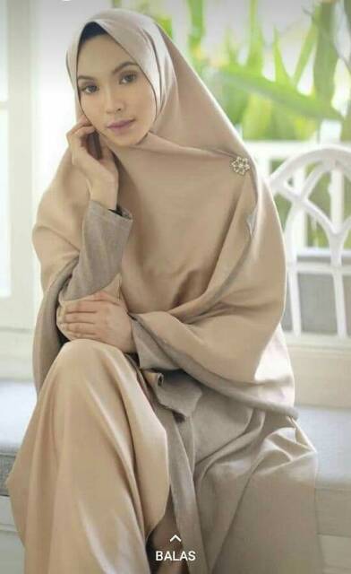 Jilbab Camela size L by Pricilla Jilbab semi instan bolak balik velvet maxmara