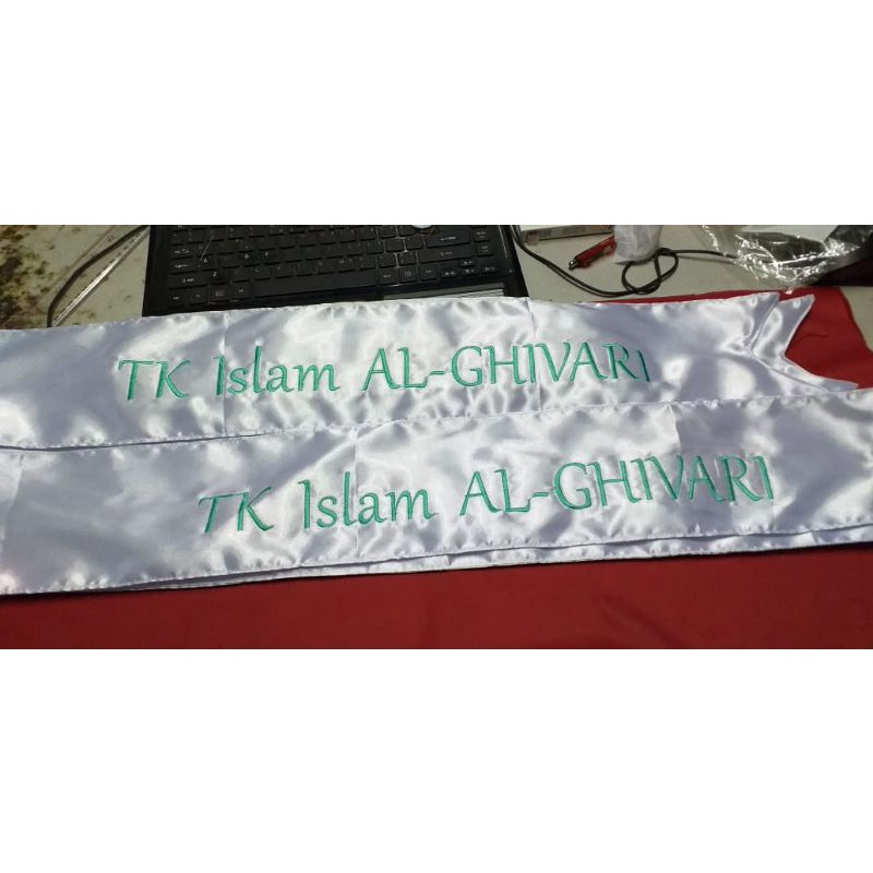 SATU HARI JADI SELEMPANG / SASH WISUDA BAHAN SATIN TANPA LIST