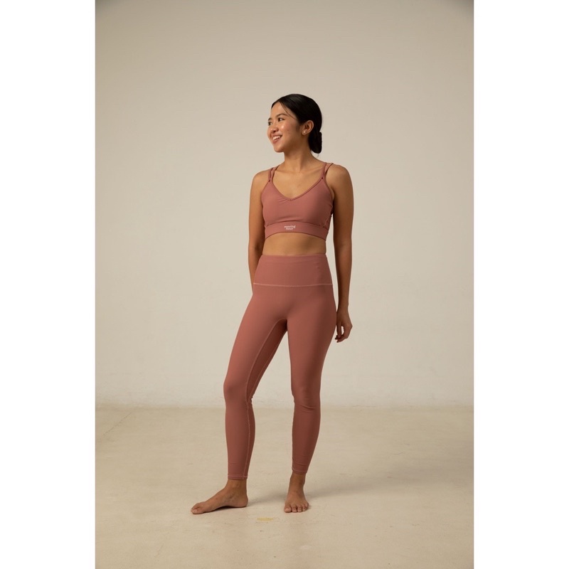 MOVING HOUR Peach Legging & Sportbra Set
