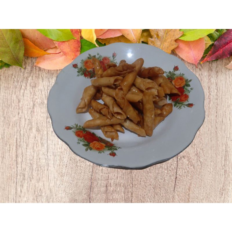 

kacang nyumput renyah dan enak 100gr.