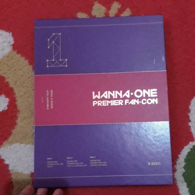 DVD WANNA ONE PREMIERE FAN CON