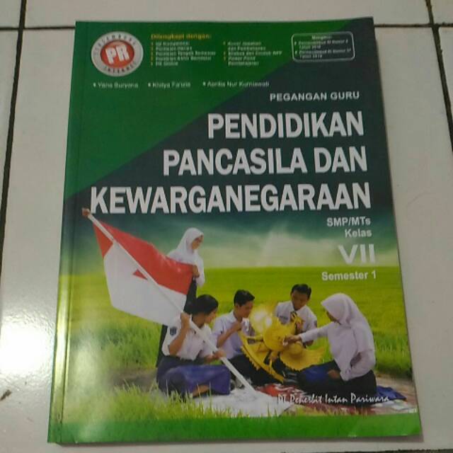 

Buku PR PG PPKN kelas 7A