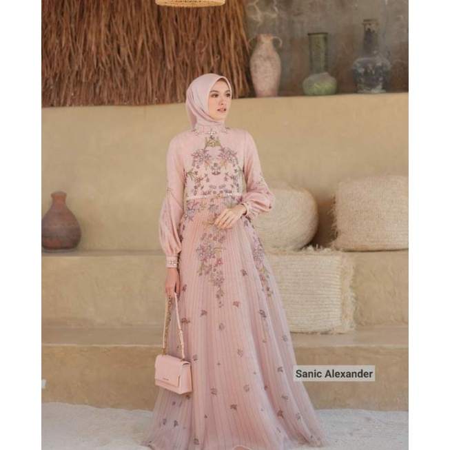 VICTORIA DRESS BY SANIC ALEXANDER