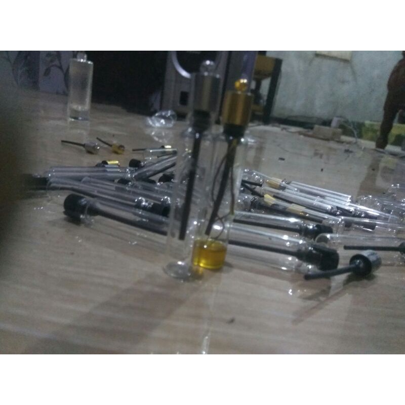 Liontin tabung minyak