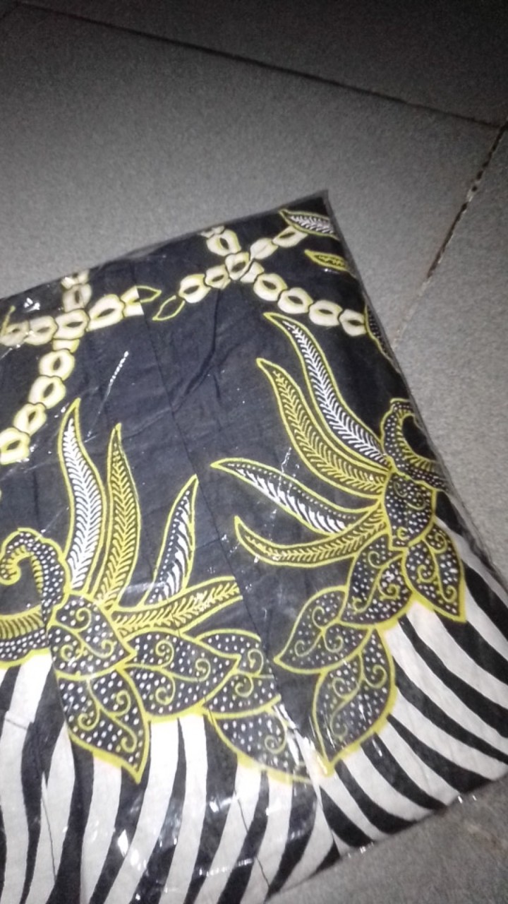 Trolistore Grosir Kemeja Batik Pria Lengan Panjang Motif Parigurita Merah Biru Hijau Coklat Kuning