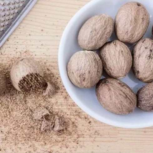 

Biji Pala Utuh / Whole Nutmeg Seed 250 gram/pack