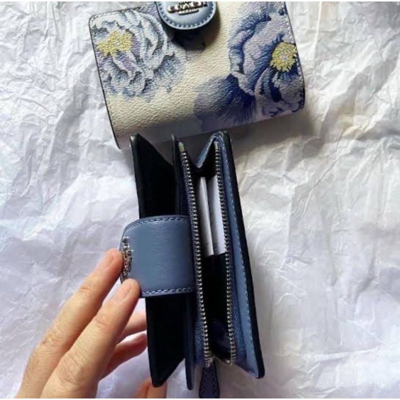 Coach Medium Corner Zip Wallet In Signature Canvas With Kaffe Fassett Print (C3453)