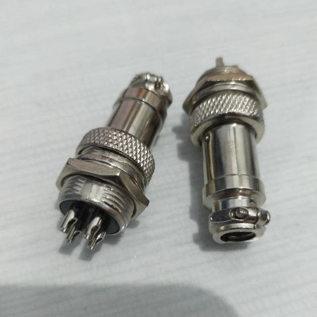 Konektor cb 4 pin
