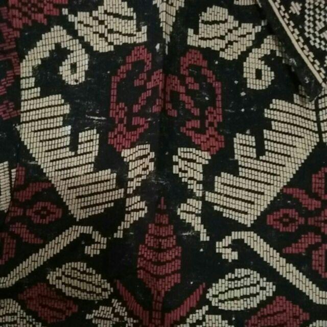 Kemeja Hem Batik Pria Songket Casual