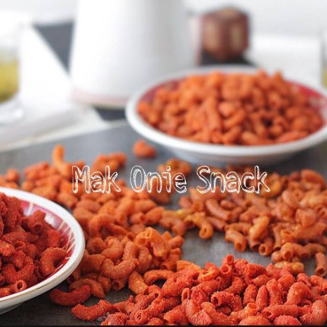 

Mak Onie snack/cemilan/makaroni/makroni/fusili/spiral/cemilan/syari/coklat