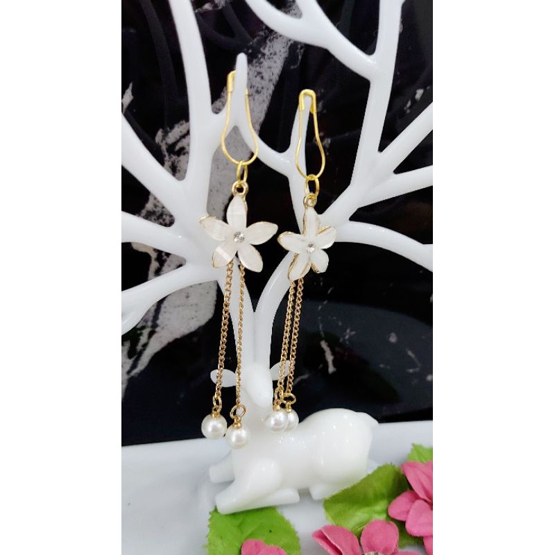 A142 Anting hijab juntai bunga pearl gold