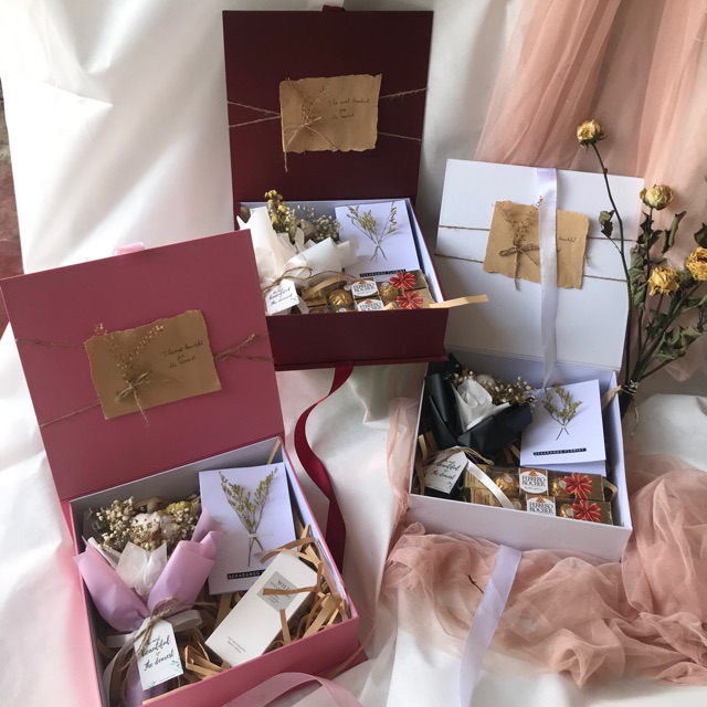 

Flowers box hampers