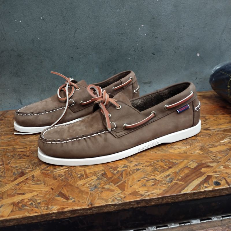 sepatu sebago original