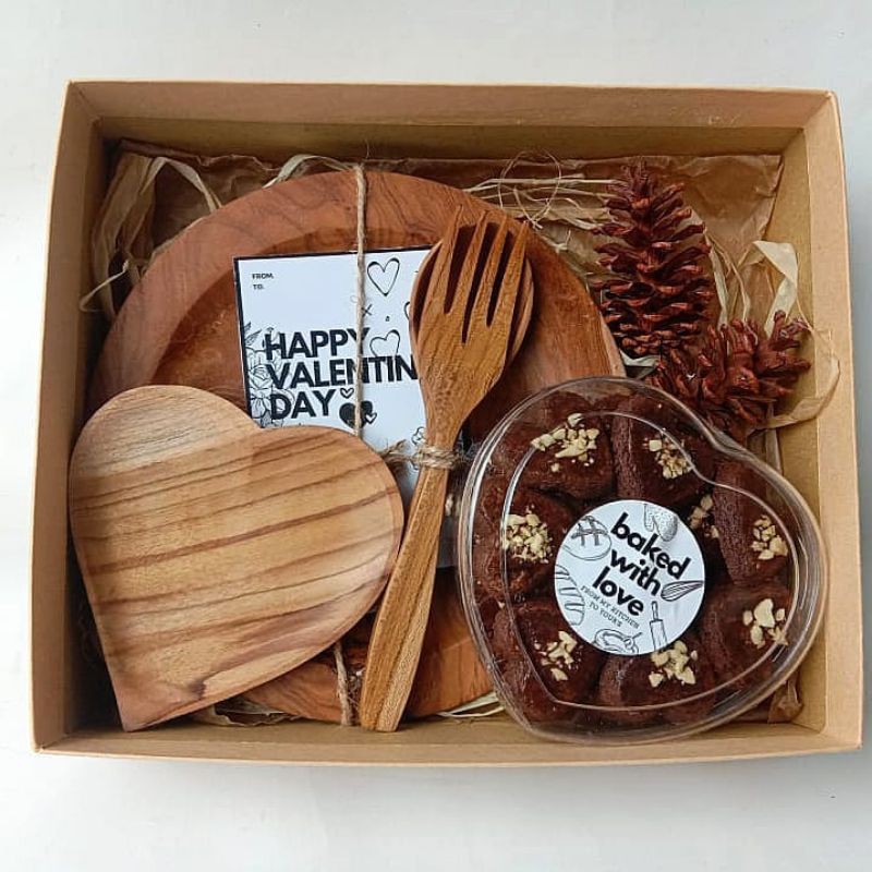 

HAMPERS NATAL CHRISTMAS GIFT KADO HADIAH PERNIKAHAN ULANG TAHUN WISUDA SOUVENIR WEDDING GIFT BOX