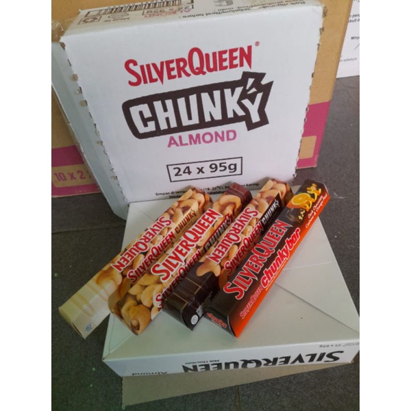 

SILVERQUEEN CHUNKY BAR 95 GR 1 BOX ISI 24 PCS X 95GR COKELAT - COKELAT SILVER QUEEN CHUNGKY CHUNKYBAR 95 GRAM X 24 BATANG MILK CHOCOLATE ALMOND CASHEW WHITE DARK ORANGE 95G