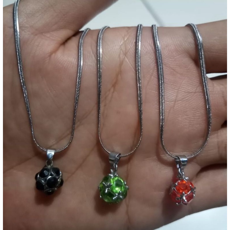 kalung bola berlian