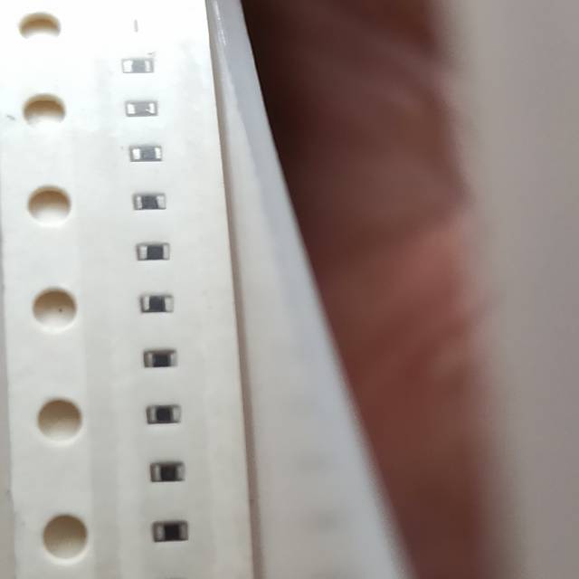 Resistor smd 3k9 per 100 pcs