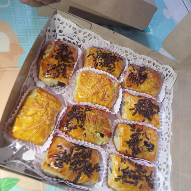 

bolen pisang isi 12