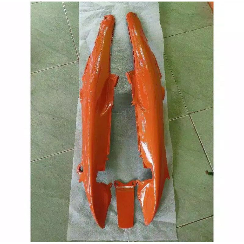 Cover body Jupiter Z lama warna orange 2005