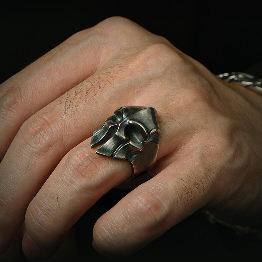 Cincin Titanium Steel Bentuk Tengkorak Gaya Gothic Vintage Punk Untuk Pria