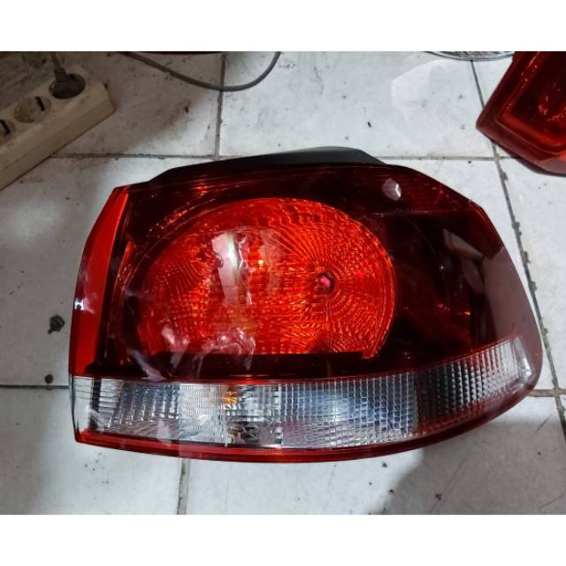 Stop lamp VW GOLF th 2009 kanan second original