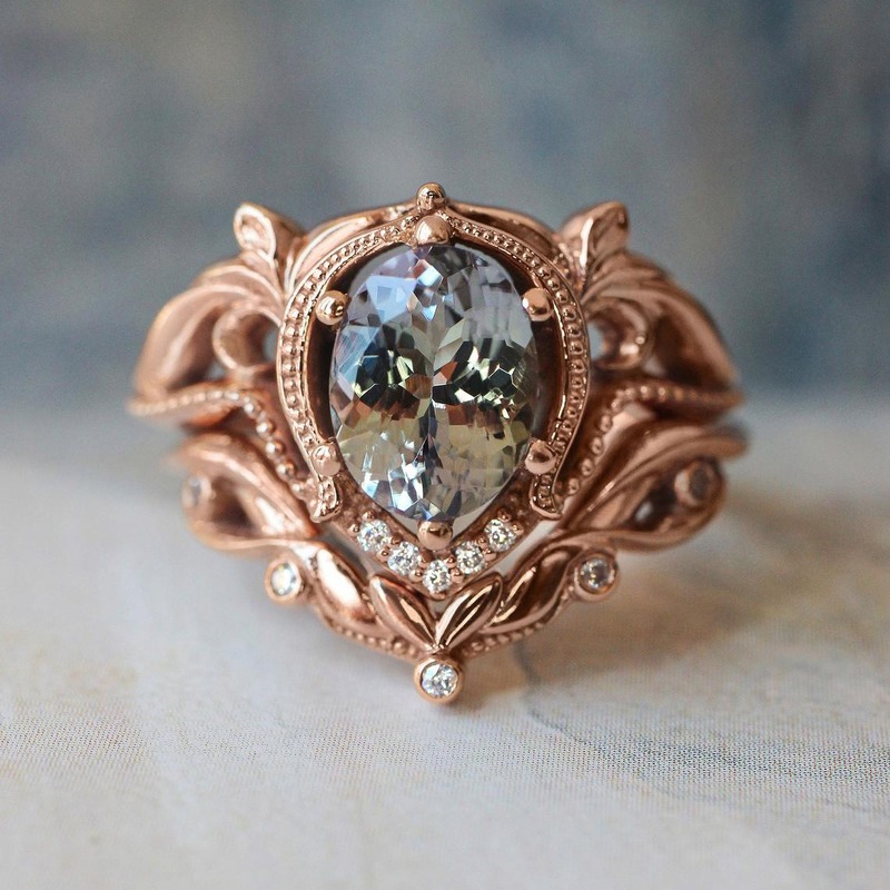 Cincin Lapis Rose Gold 18k Dengan Opal Untuk Wanita