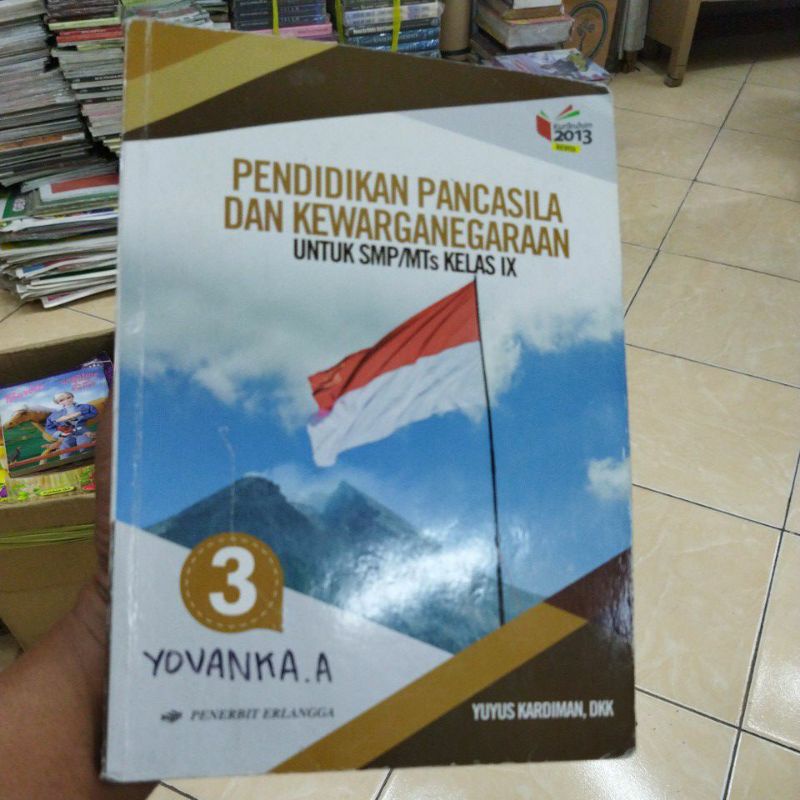 PENDIDIKAN PANCASILA DAN KEWARGANEGARAAN PENGARANG YUYUS