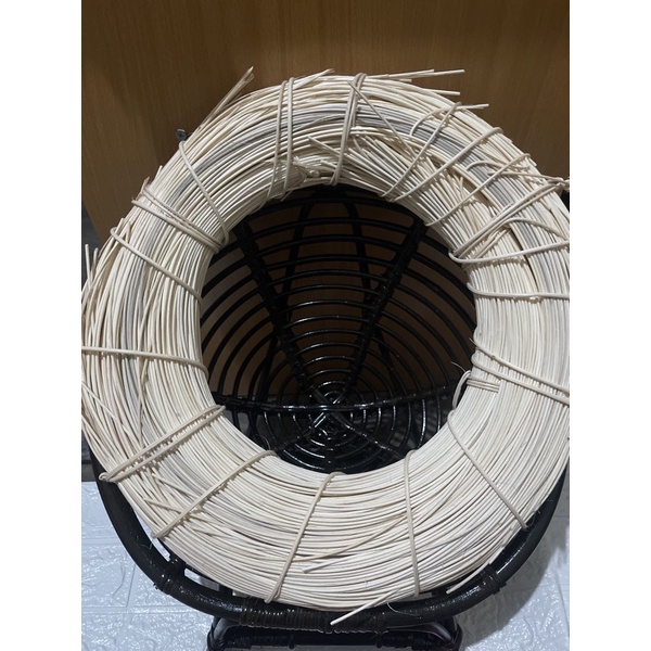 BAHAN ROTAN PITRIT BULAT / ATI ROTAN /KERAJINAN ANYAMAN DIAMETER 2mm / ROTAN DIFFUSER / FITRIT / PHI
