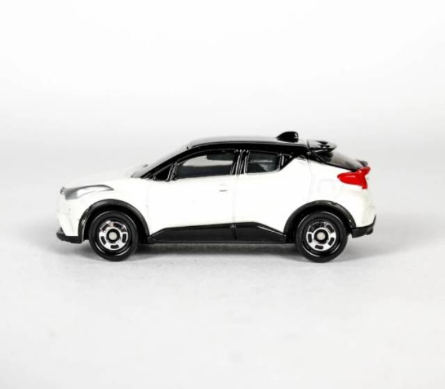 Tomica Reguler 94 Toyota C-HR (white) TAKARA TOMY