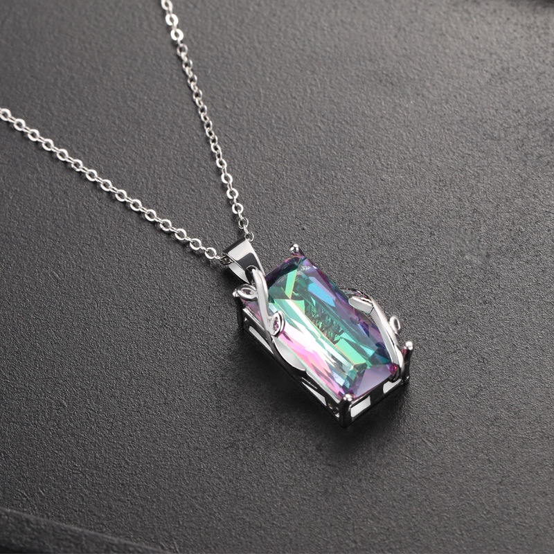 [Ready Stock]Fashion Inlaid Colorful Stone Pendant Leaf Necklace