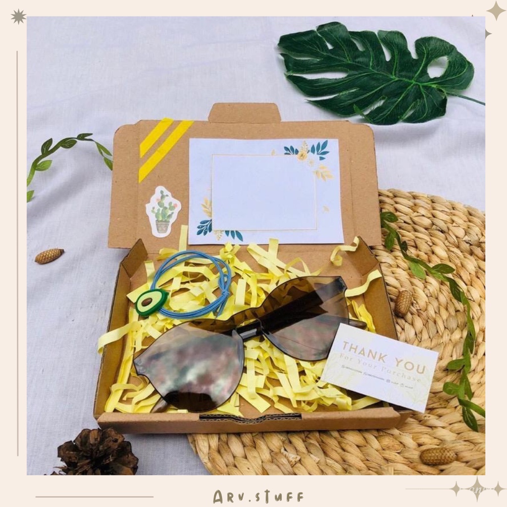 HAMPERS KACAMATA/ Hampers Hadiah wisuda kado wedding pernikahan idul fitri eid gift box parcel termurah hampers ulang tahun hadiah pasutri wedding teman unik alat sholat hadiah hari raya murah viral termurah se shopee