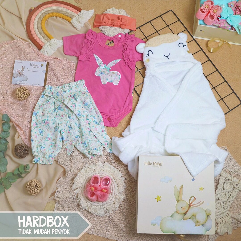 LIO044 Girls Hello Baby Hampers 0-12 months/ Hampers bayi newborn/ Kado bayi/ baby girl gift set