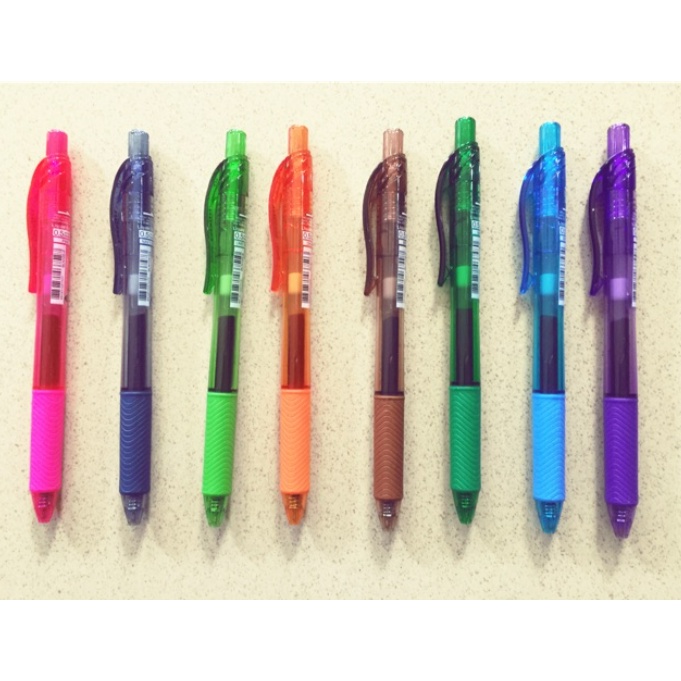 

Energel Pen Pentel BLN 105 0,5 mm warna tinta ada 8 pilihan warna