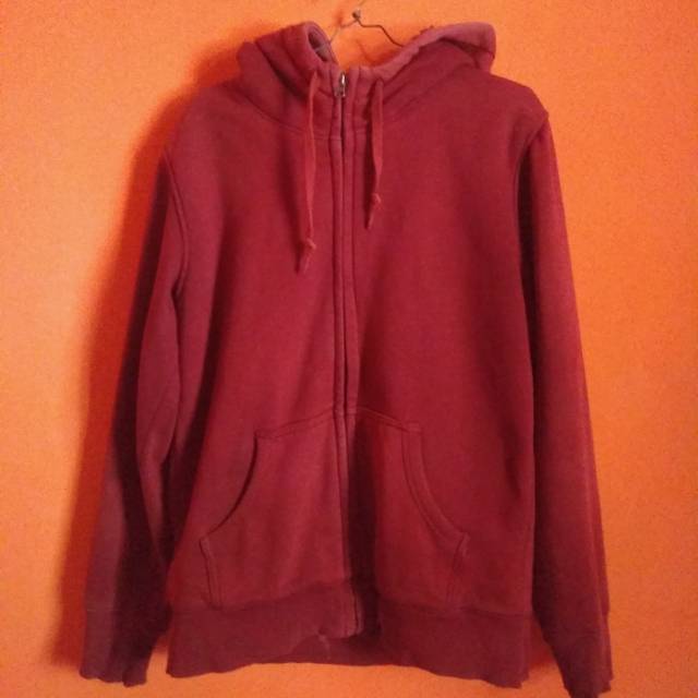 Jaket Hoodie Uniqlo Red,Men's Fashion[ORI]