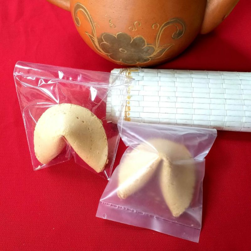 

Fortune Cookies crunchy ada text ditekukkannya (harga satuan/tanpa box)