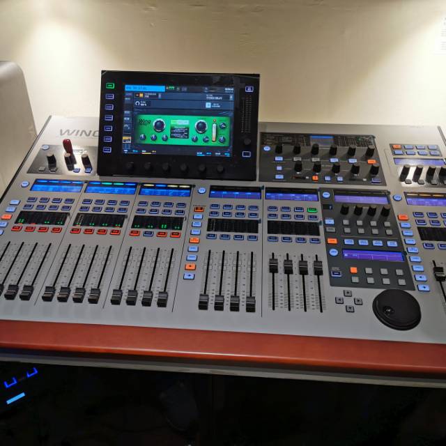 Mixer Behringer Wing