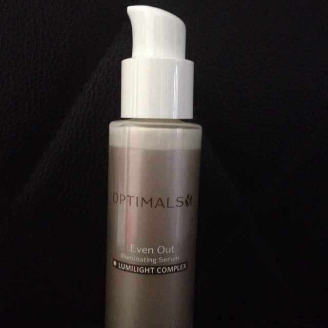 OPTIMALS EVEN OUT SERUM / ESSENCE by Oriflame