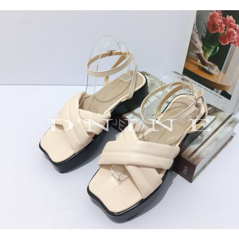 MERRY Sandal flatporm wedges spon silang DN 17