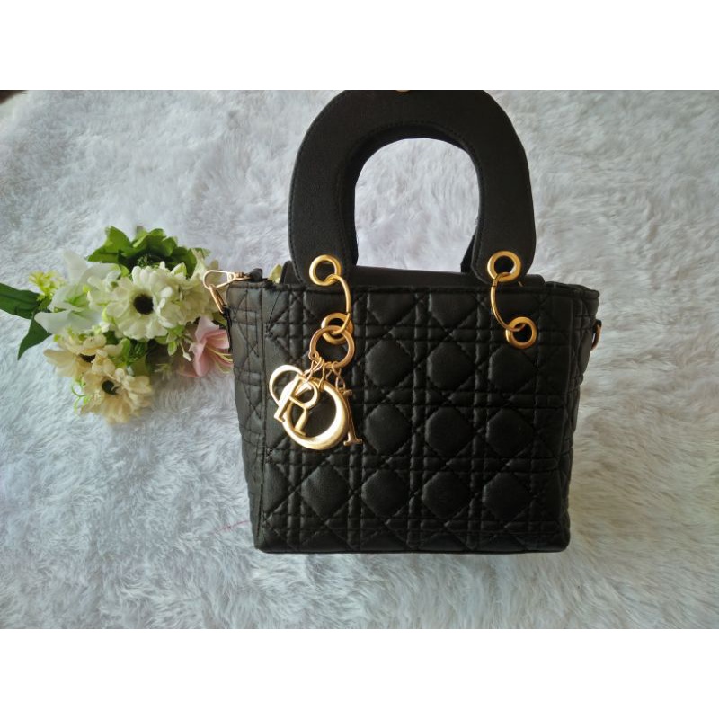 Hand Bag Shella Bisa Dislempang